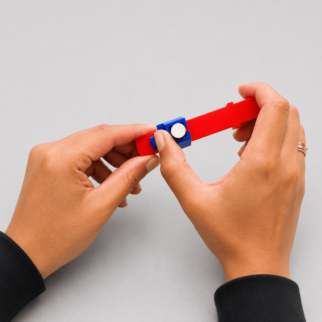 Magneet dispenser: sneller, veiliger en efficiënter werken met kleine magneten - Magnetenspecialist Import & Export B.V.