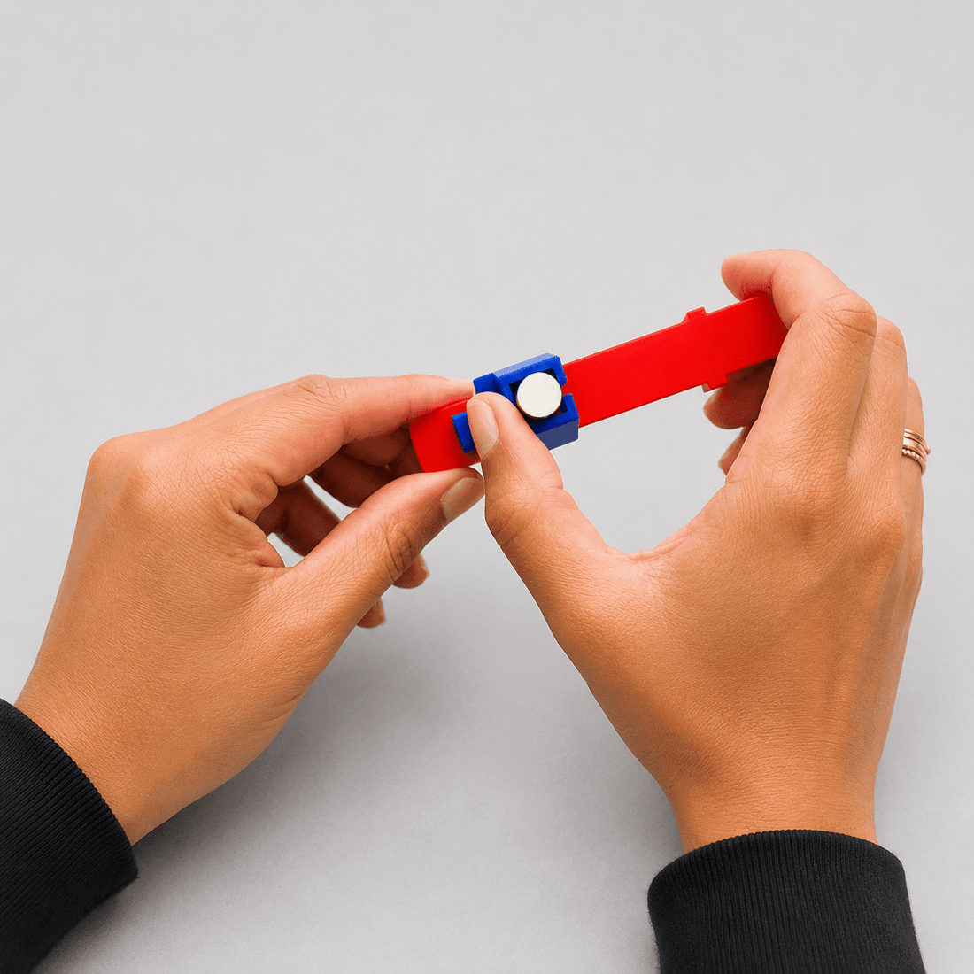 Magneet dispenser: sneller, veiliger en efficiënter werken met kleine magneten - Magnetenspecialist Import & Export B.V.