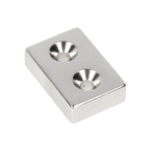 Neodymium Blokmagneet met 2x boor-/verzinkgat 30 x 20 x 8 mm N48 NiCuNi Zuid Pool