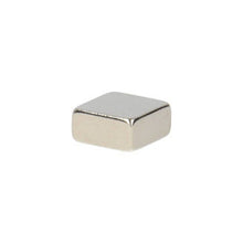 Aimant cubique en néodyme 8 x 8 x 4 mm N45 NiCuNi