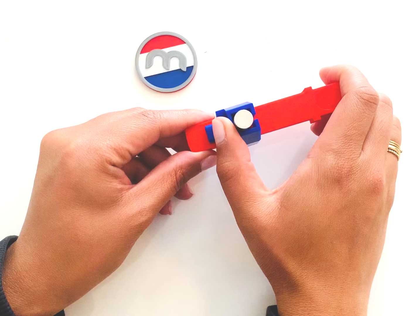 Magneet dispenser - maximale afmetingen: hoogte 1mm, Ø10mm - Magnetenspecialist Import & Export B.V.