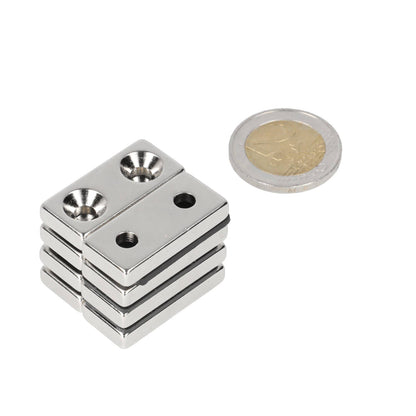 Neodymium Blokmagneet met boor-/verzinkgat (2x) 30 x 13,5 x 5 mm N48 NiCuNi Noord Pool - Magnetenspecialist Import & Export B.V.